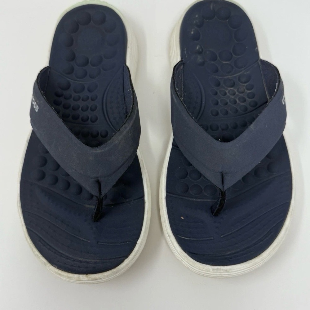 crocs  Go Walk Sandals Womens Size 5 Navy Blue White Comfort Flip Flop Thong